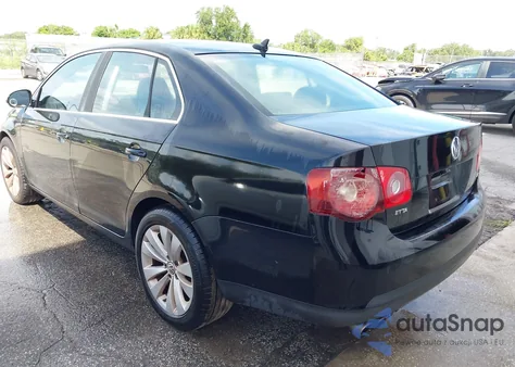 2009 Volkswagen Jetta Se/Sel from USA, damaged, VIN 3VWRM71K89M065383